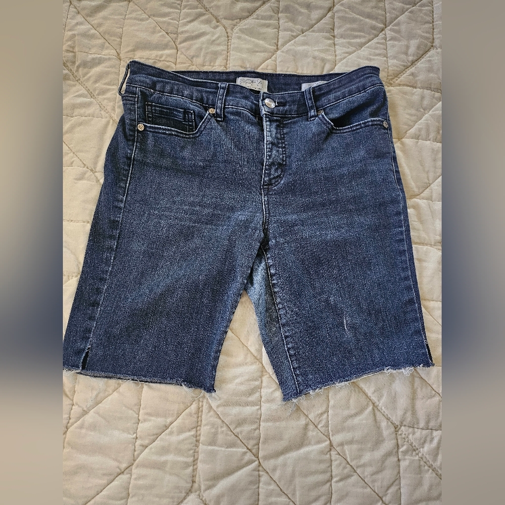 Sofia by Sofia Vergara-Skinny Ankle Denim Shorts Size 6
